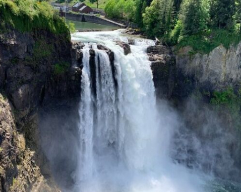 Seattle Waterfall Hiking and Sightseeing Tour