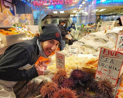 Pike Place Market Seafood Tasting Tour