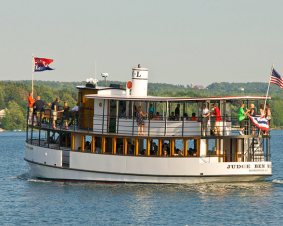 dinner cruise skaneateles cruises lake participants