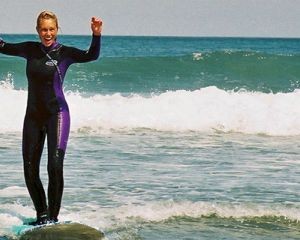 Adventure_out_-_surf_woman_300x240
